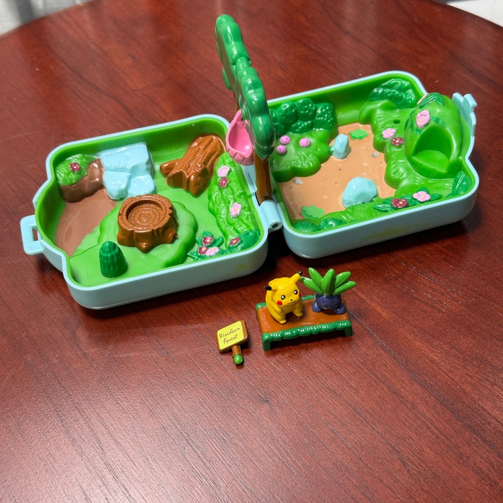 Pokémon 1997 Viridian Forest Chibi Polly Pocket Compact Pikachu Oddish COMPLETE